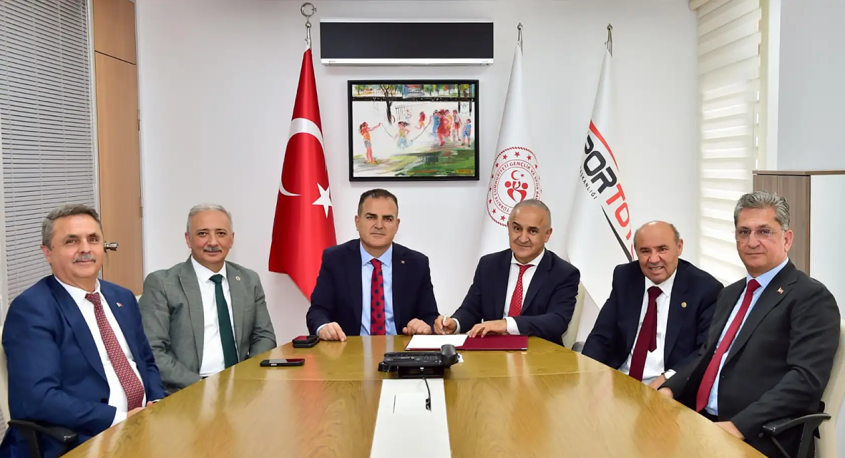 Muğla'ya 3 Yeni Spor Yatırımı: Menteşe, Marmaris ve Bodrum'a Modern Tesisler Kazandırılıyor