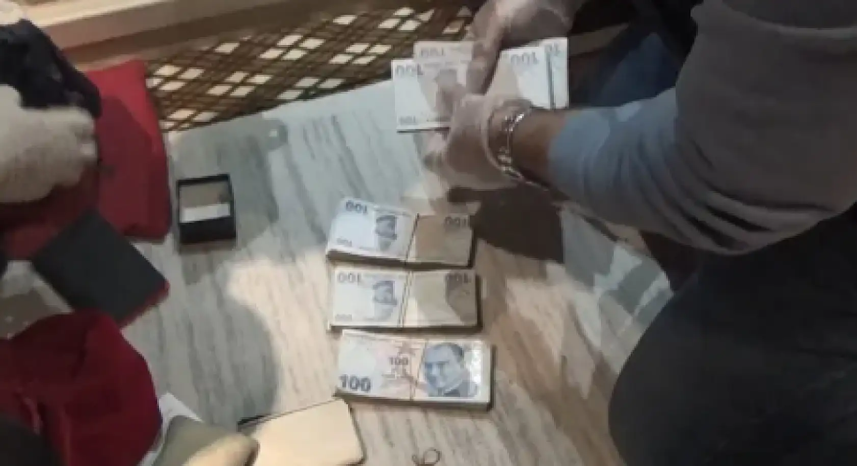 FETÖ firarisi Bekir Boydak yakalandı, bakın kaldığı villadan neler çıktı!