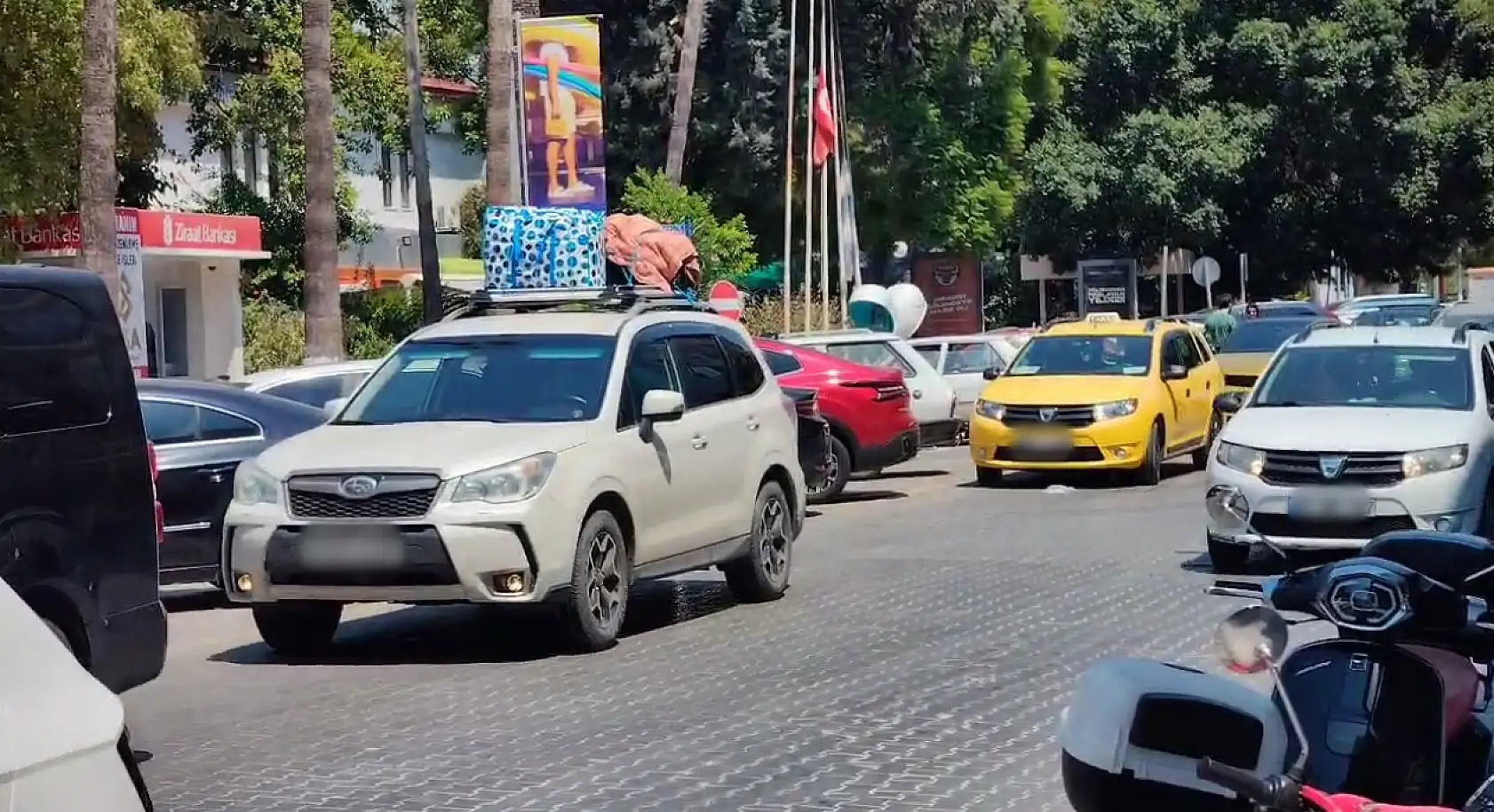 Fethiye'de Usulsüz Park, Trafiği Kilitliyor