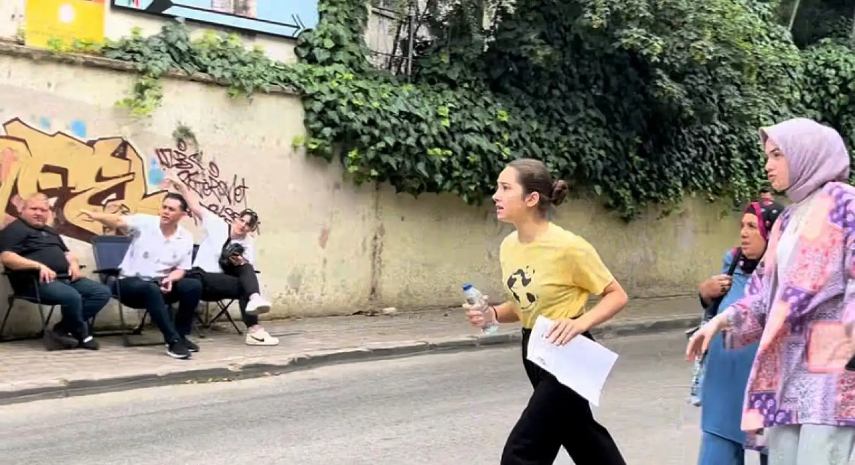 YKS'de dakikalarla yarış film sahnesini aratmadı 1 dakika kala böyle yetişti