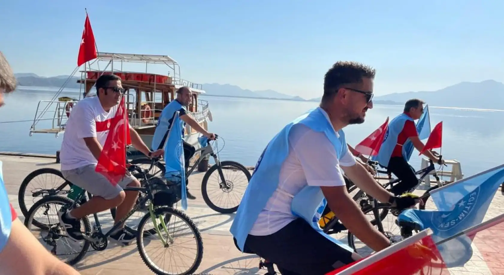 Köyceğiz'de Cumhuriyet Bayramı'nı pedal çevirerek kutladılar