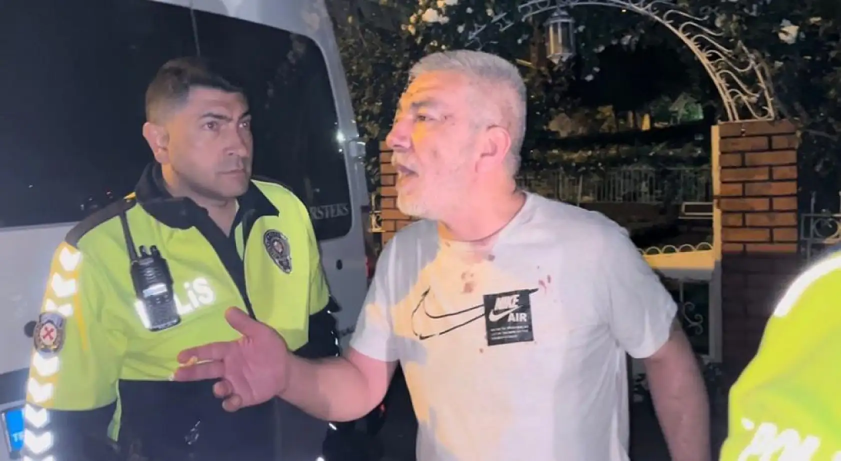 Alkollü sürücü polisleri sabır sınavından geçirdi...Ehliyeti 2041 yılına kadar olmayacak