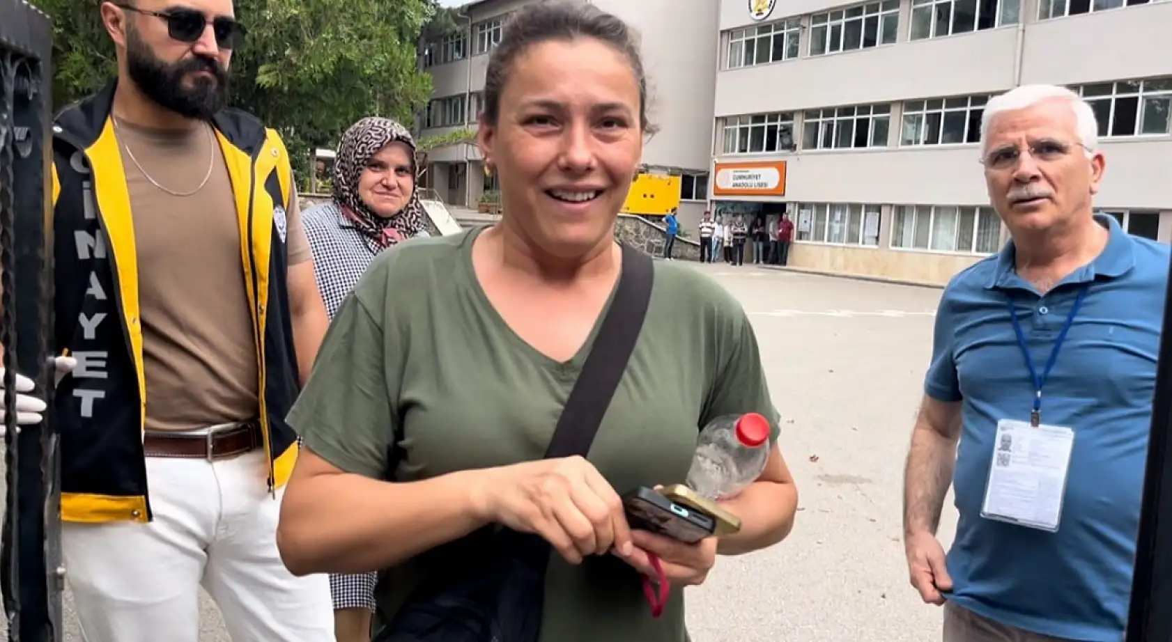 YKS'de dakikalarla yarış film sahnesini aratmadı 1 dakika kala böyle yetişti