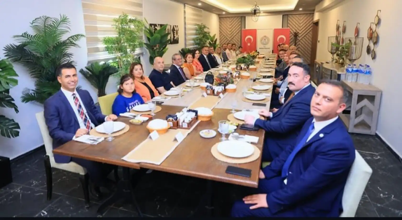 Vali Akbıyık'tan Tuğgeneral Büyük'e plaketli uğurlama