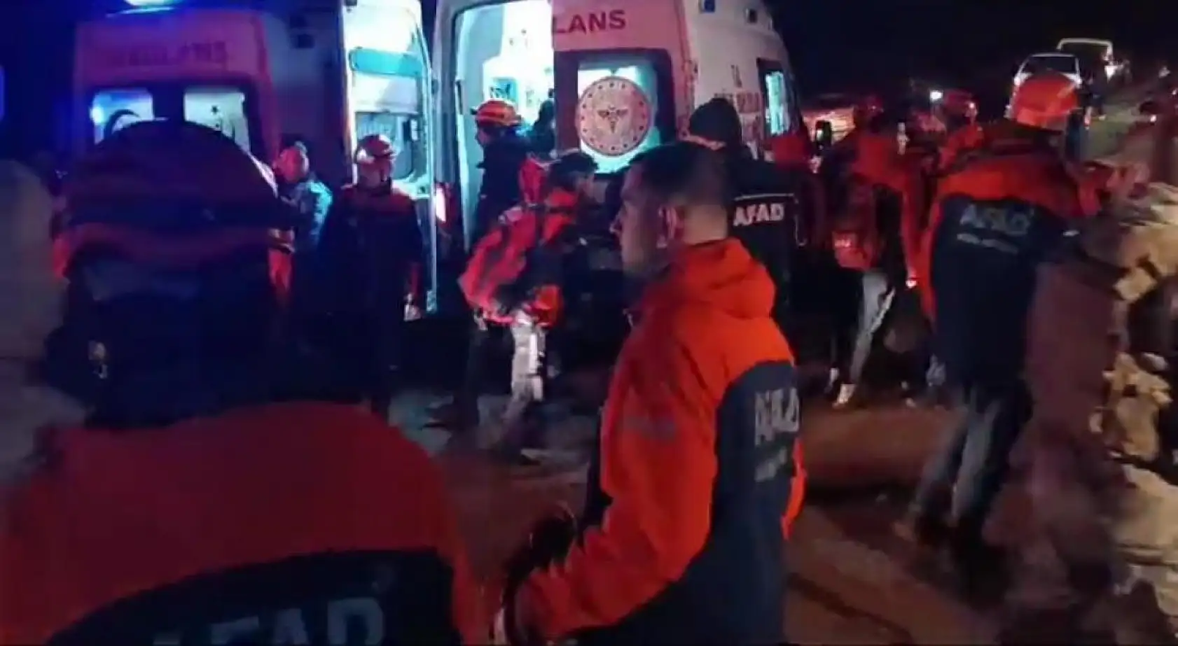 Helikopter kazasında şehit olan pilotların naaşı morga kaldırıldı