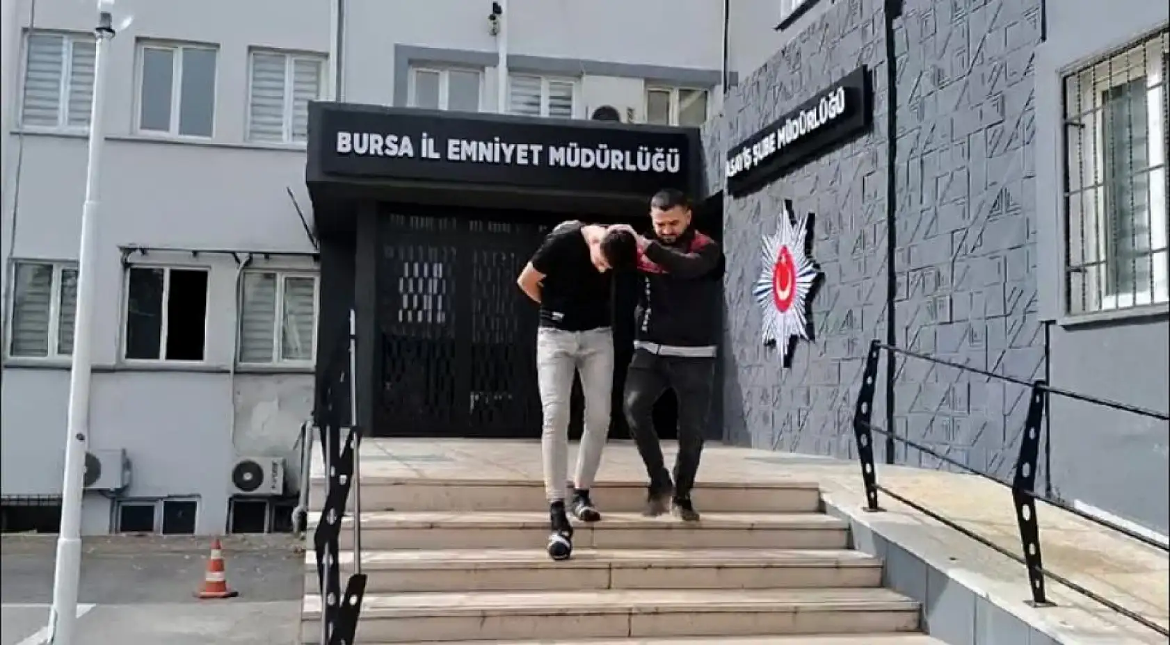 22 yaşındaki kapkaççı ablasının evinde yakalandı