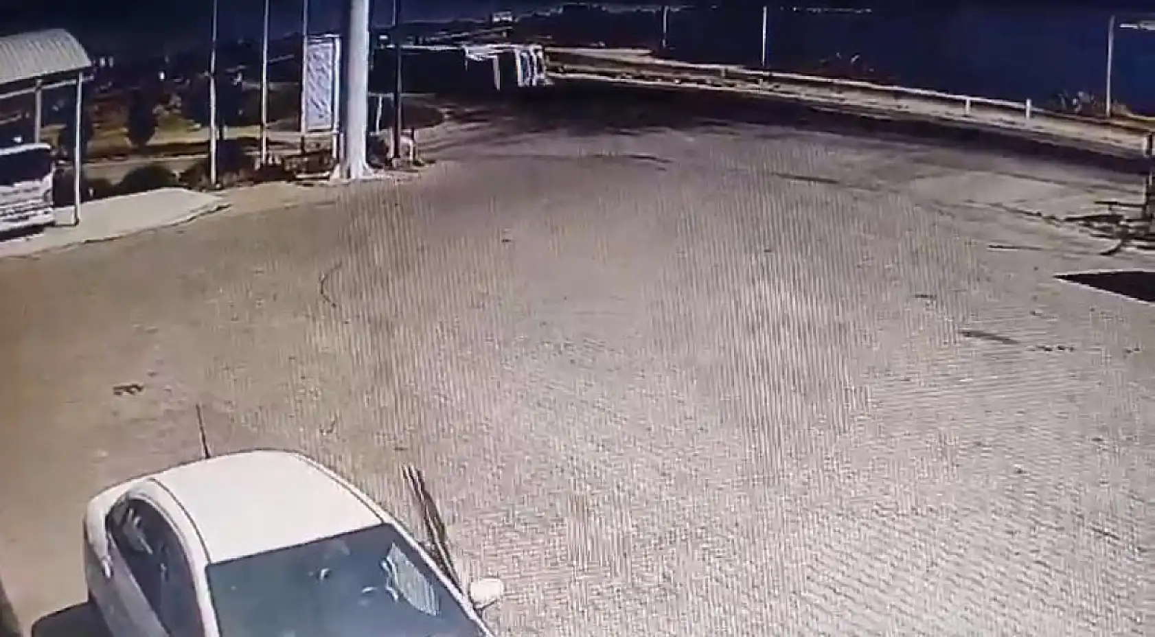 Metrelerce sürüklenen tırın sürücüsü hayatını kaybetti