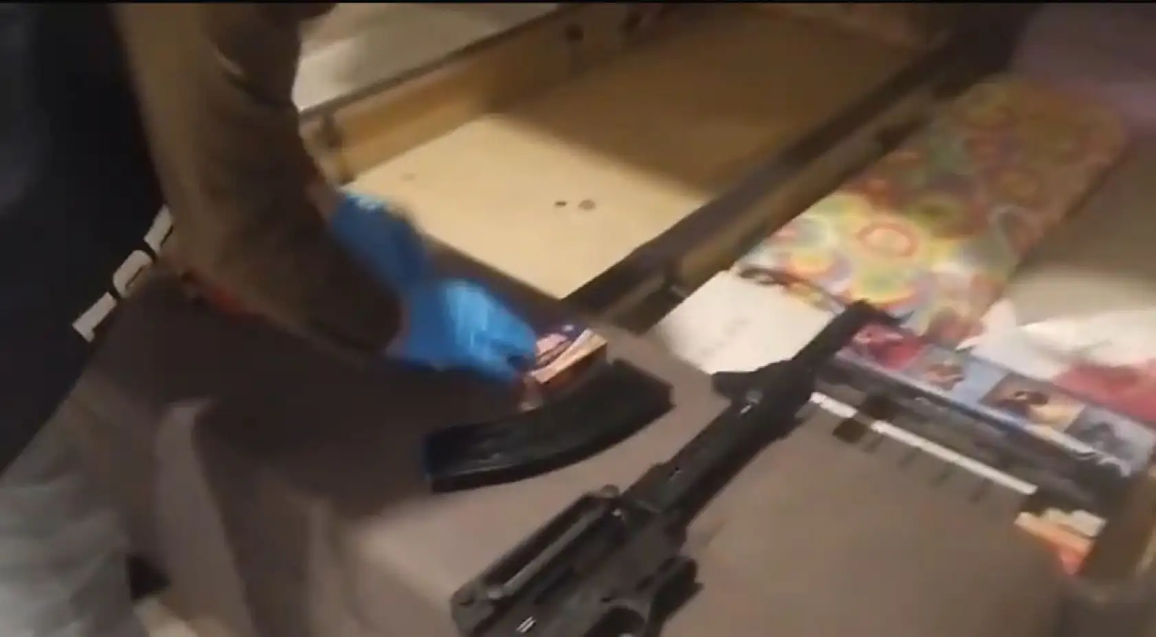 Kendilerini banka çalışanı olarak tanıtıp, 18 kişiyi 2.5 milyon lira dolandırdılar