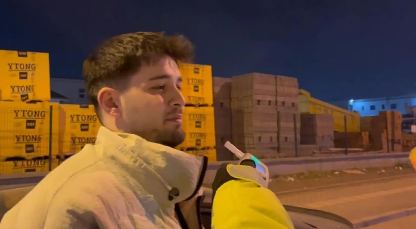 Alkolmetreyi üflememek için ağlama taklidi bile yaptı, ne yapsa fayda etmedi