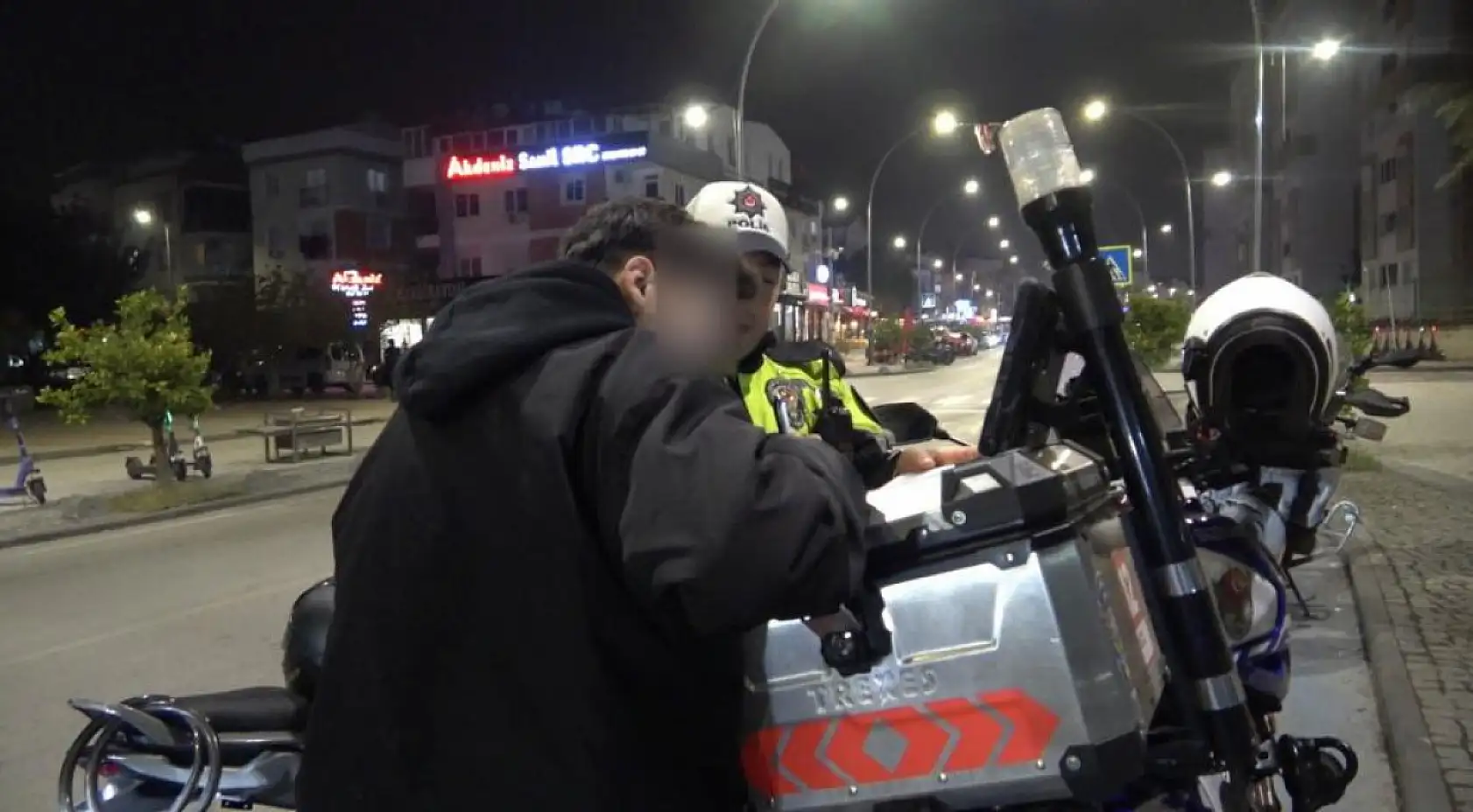 Ehliyet yetersizliği gerekçesiyle ceza yiyen üniversite öğrencisi: 'Şu an duygu falan kalmadı bende, bu borcu nasıl ödeyeceğimi düşünüyorum'