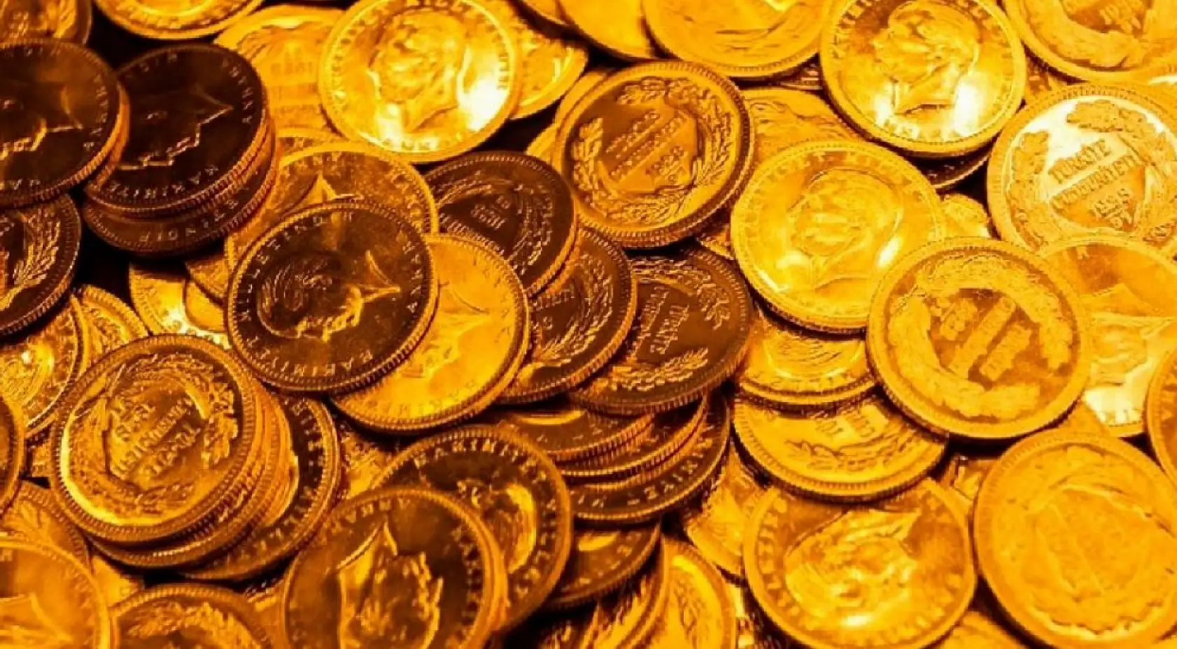 Altın düşüyor ama uzmanlar panik yapmayın diyor!