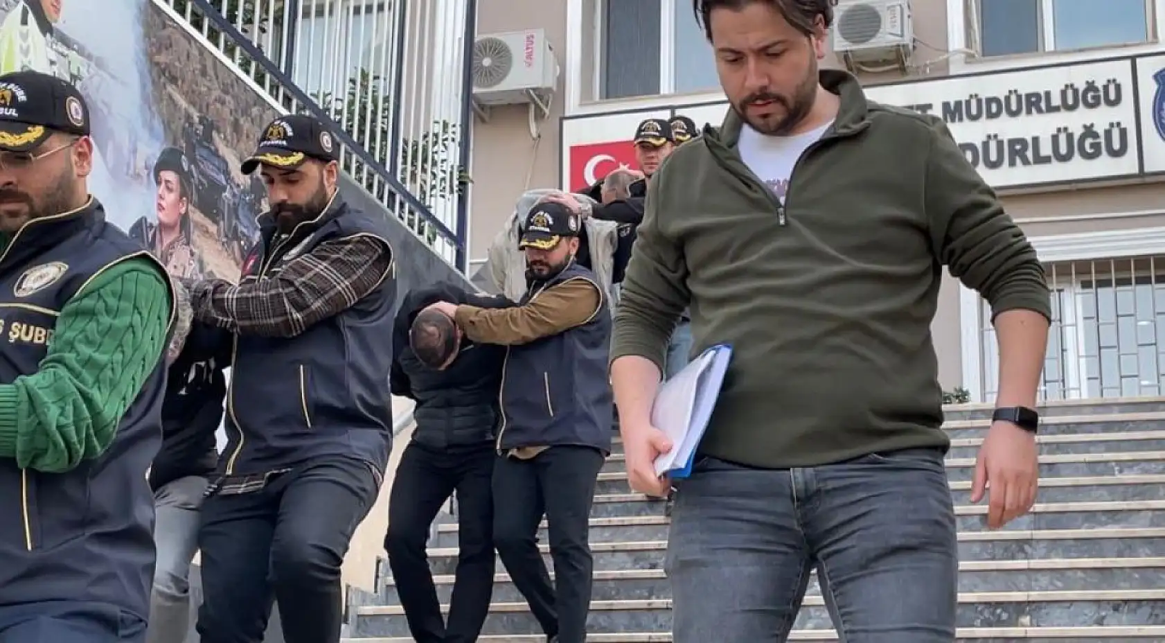 6 Milyonluk araç kiralama dolandırıcılığı yapan şüphelilere operasyon: 5 gözaltı