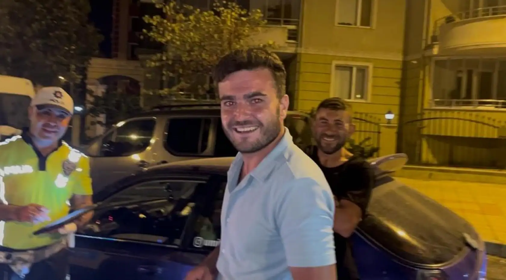 Alkollü sürücü kovalamaca sonucu yakalandı, ilk kez ehliyetini kaptırdığı polisi tebrik etti