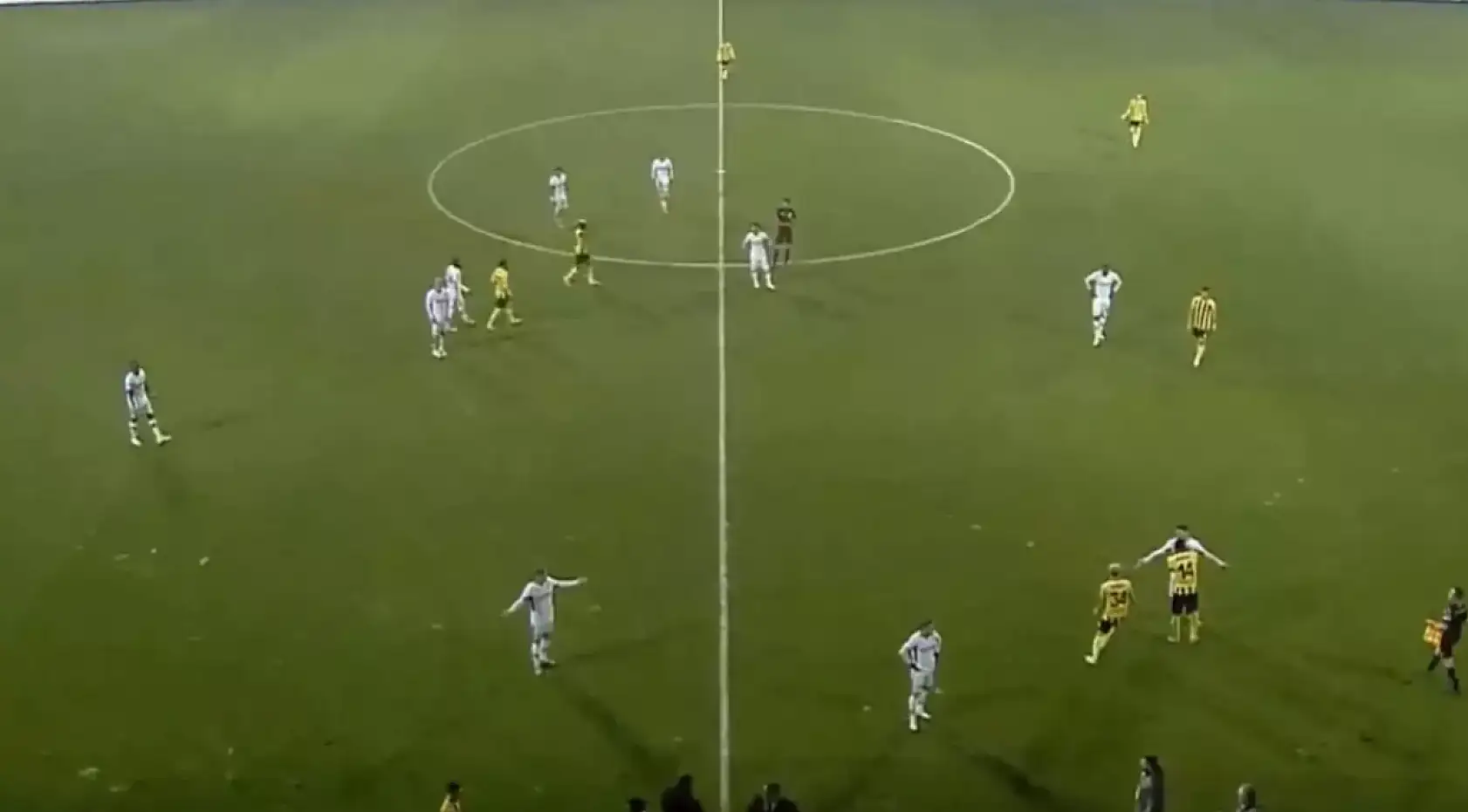 Türk futbolunda sıkıntılar bitmiyor! Başkan takımını sahadan çekti, maç yarıda kesildi