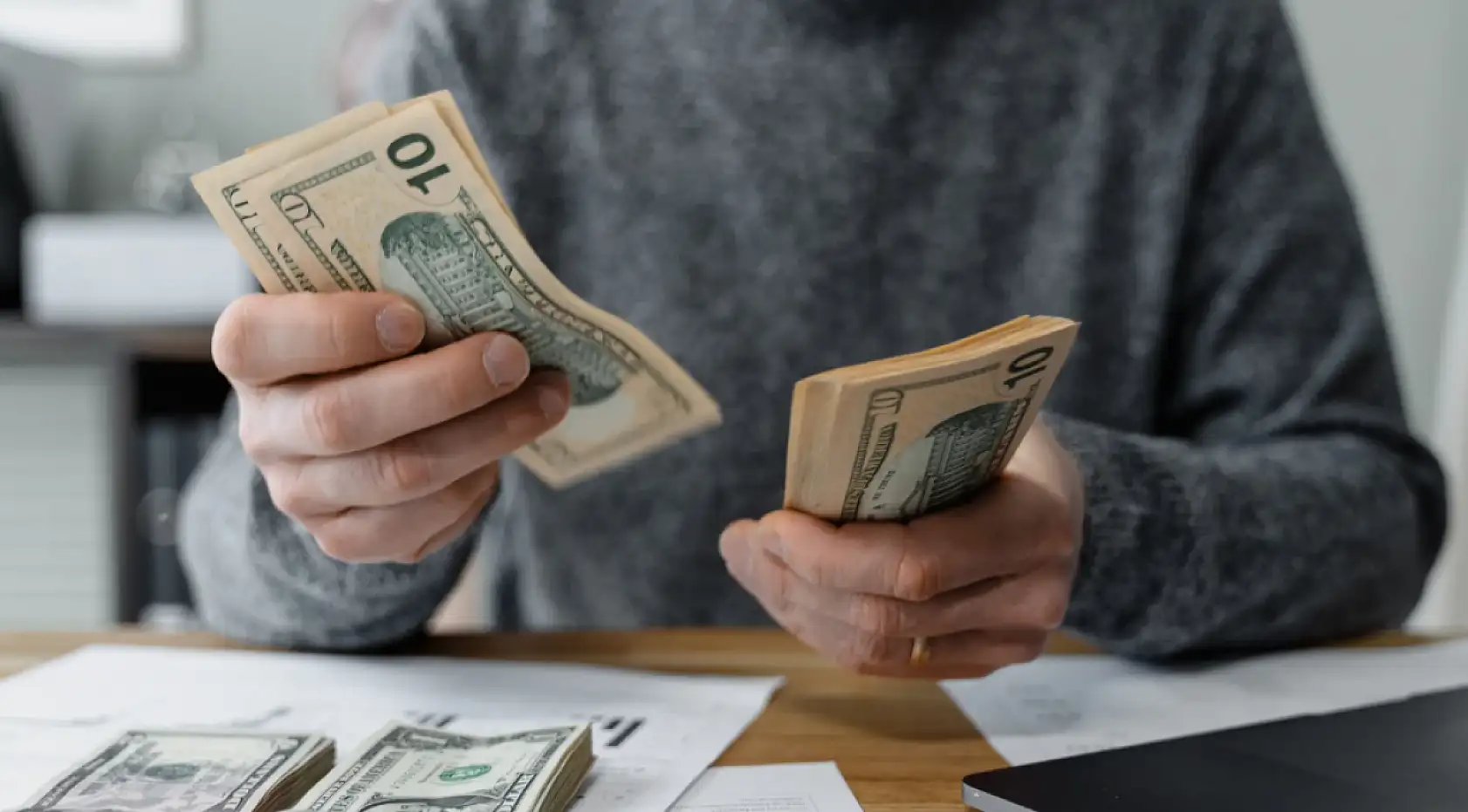 Dolarda tahminler değişti: İşte yıl sonu beklenen flaş rakam