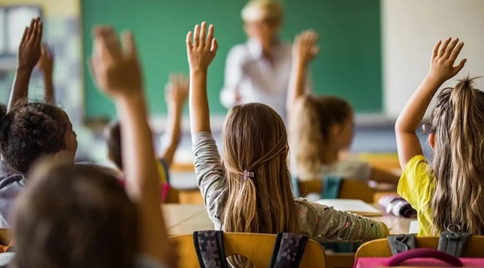 22 Nisan yarım gün mü? 23 Nisan resmi tatil mi, okullarda ders var mı, 23 Nisan tatili kaç gün?