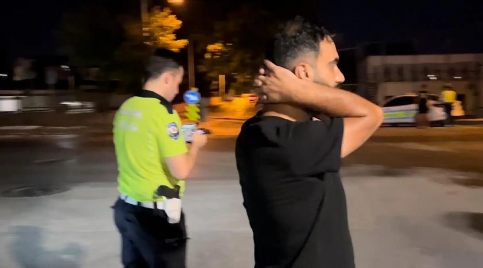 Bir promille ehliyeti kaptırınca kendine böyle bela okudu....