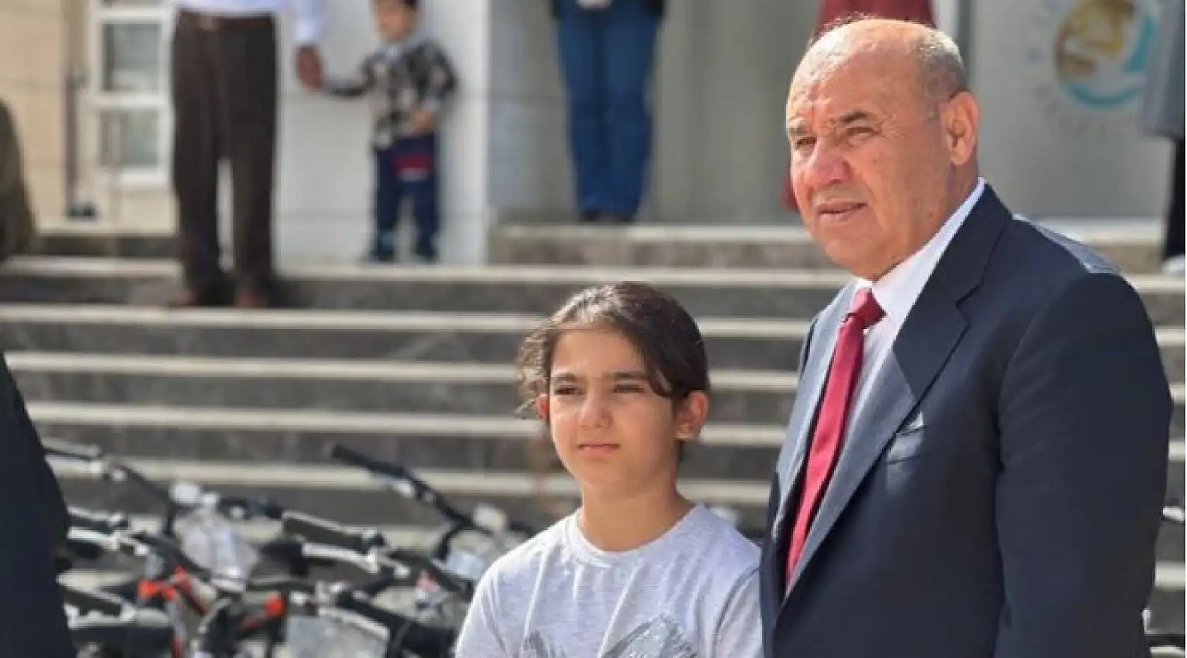 Milletvekili Otgöz' den 23 Nisan Ulusal Egemenlik ve Çocuk Bayramı Mesajı