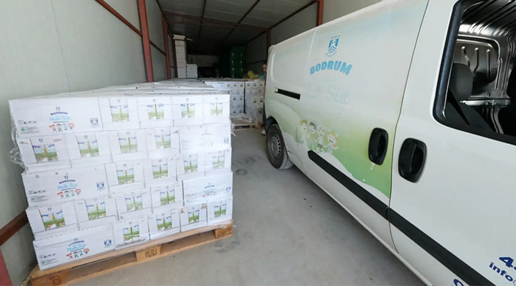 Muğla'da Halk Süt dağıtımı devam ediyor