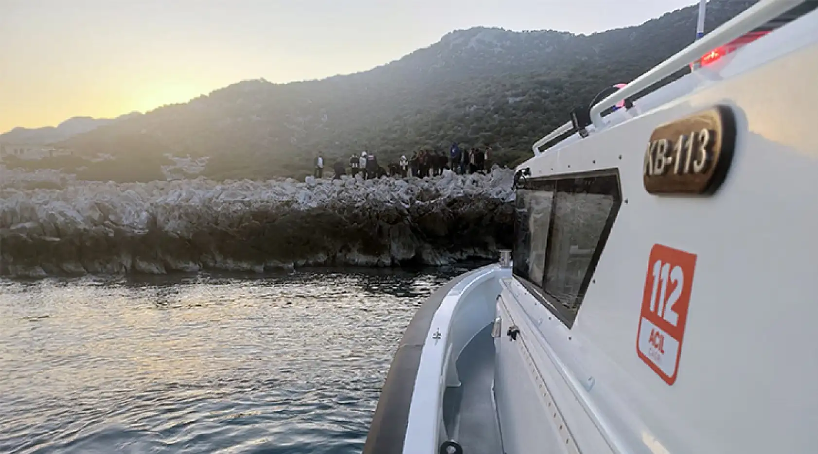 Yelkenli teknede 2 göçmen kaçakçısı ve 45 düzensiz göçmen yakalandı