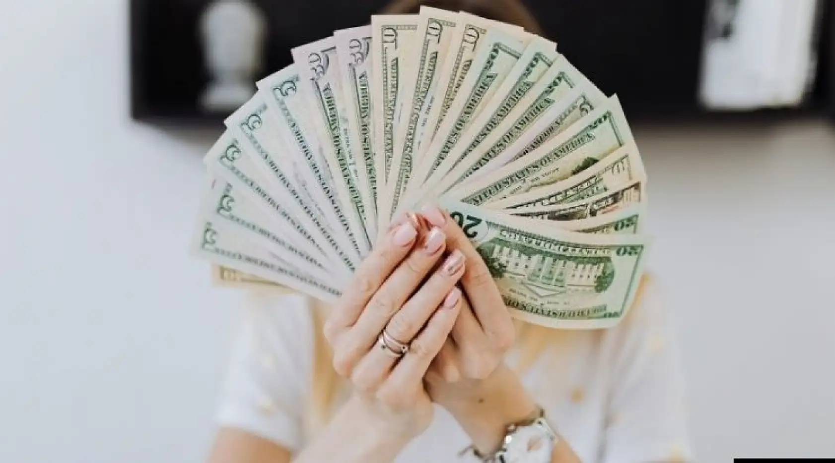 Dolar/TL'de Sınırlı Yükseliş: Piyasalar Fed ve Trump'ın Politikalarına Odaklandı