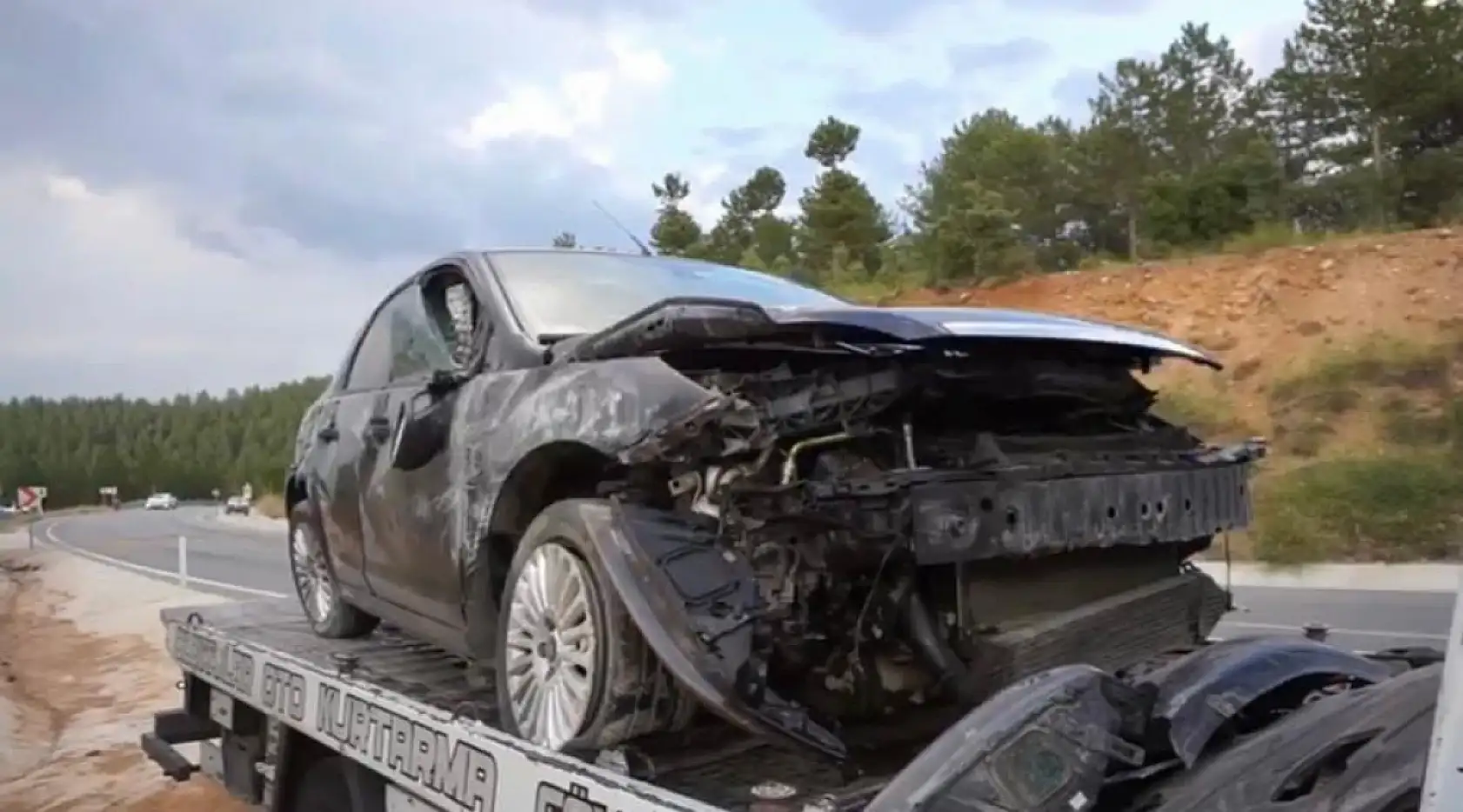 Feci Trafik Kazası: Araç Devrildi, 2 Kişi Hastaneye Kaldırıldı