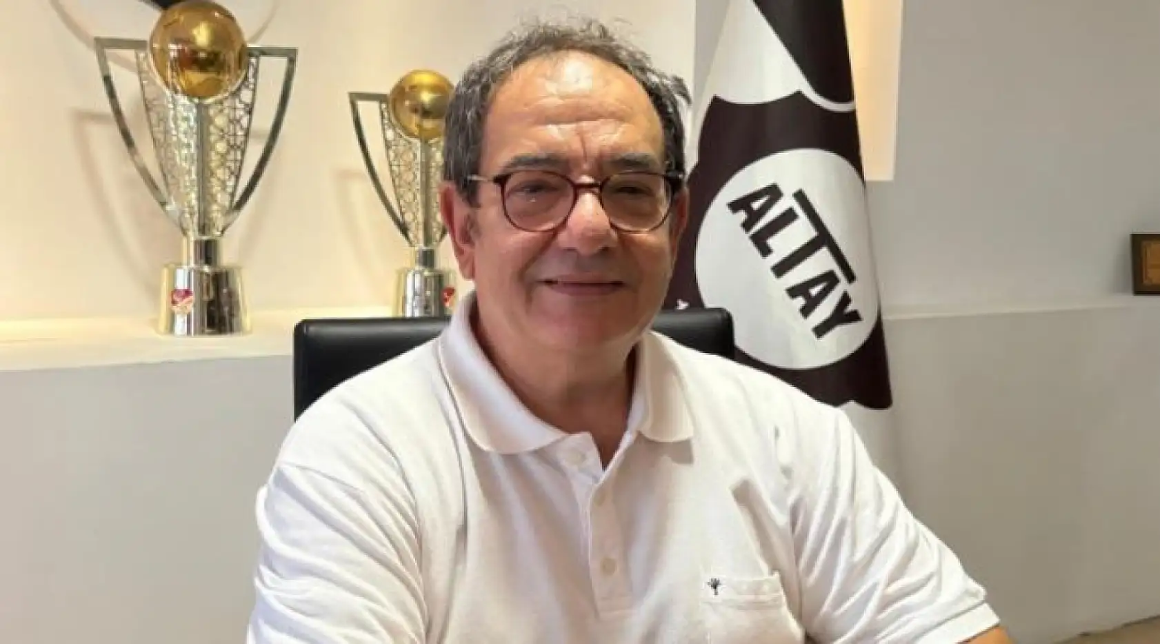 Altay'da Başkan Gürüz Görevi Bırakıyor, Genel Kurul Kararı Alındı