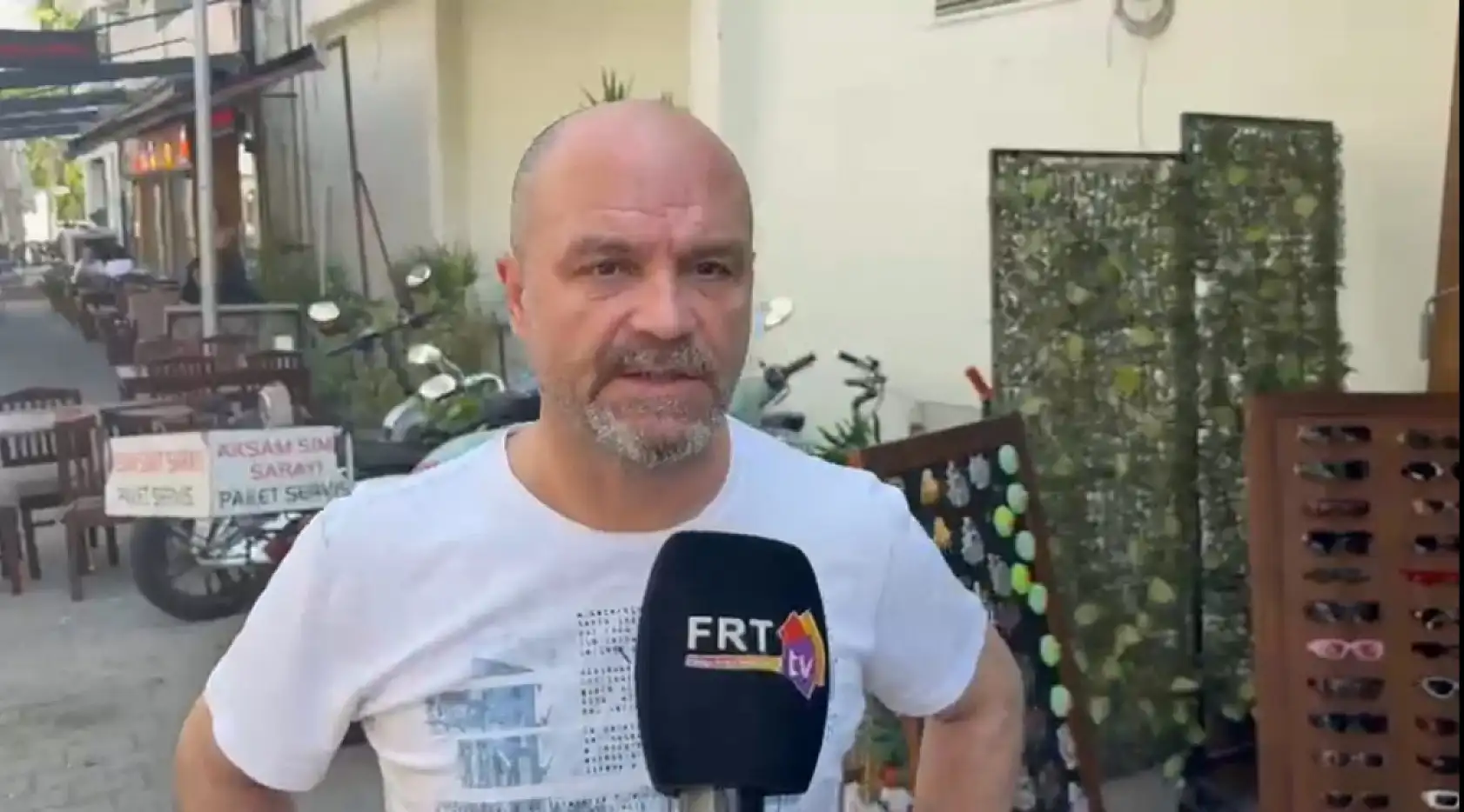 Fethiye'de Dispanser Sokak'ta Bank ve Çiçeklikler Kaldırıldı, Esnaftan Tepki