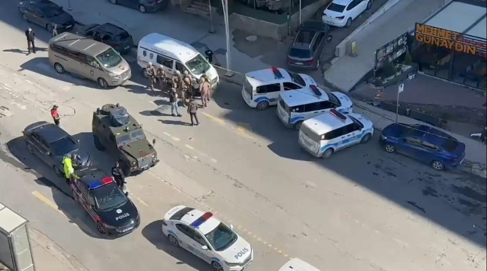 Silahlı saldırı ve rehin alma krizi: 1 kişi silahla vuruldu