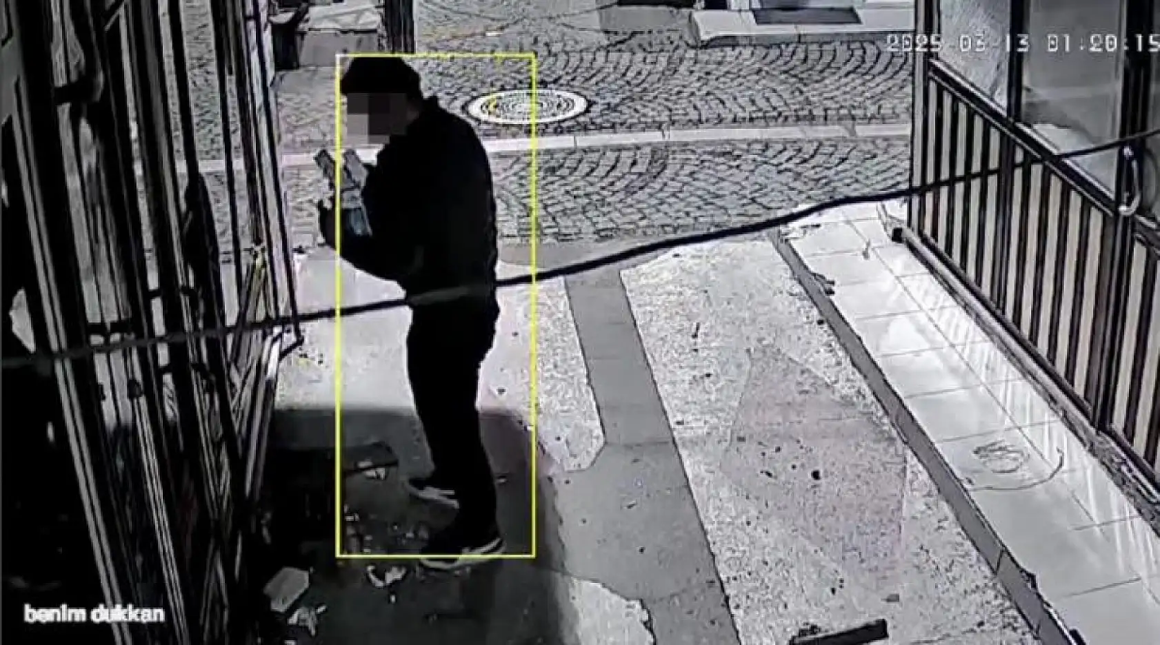Elini kesen hırsızı kan izleri ele verdi
