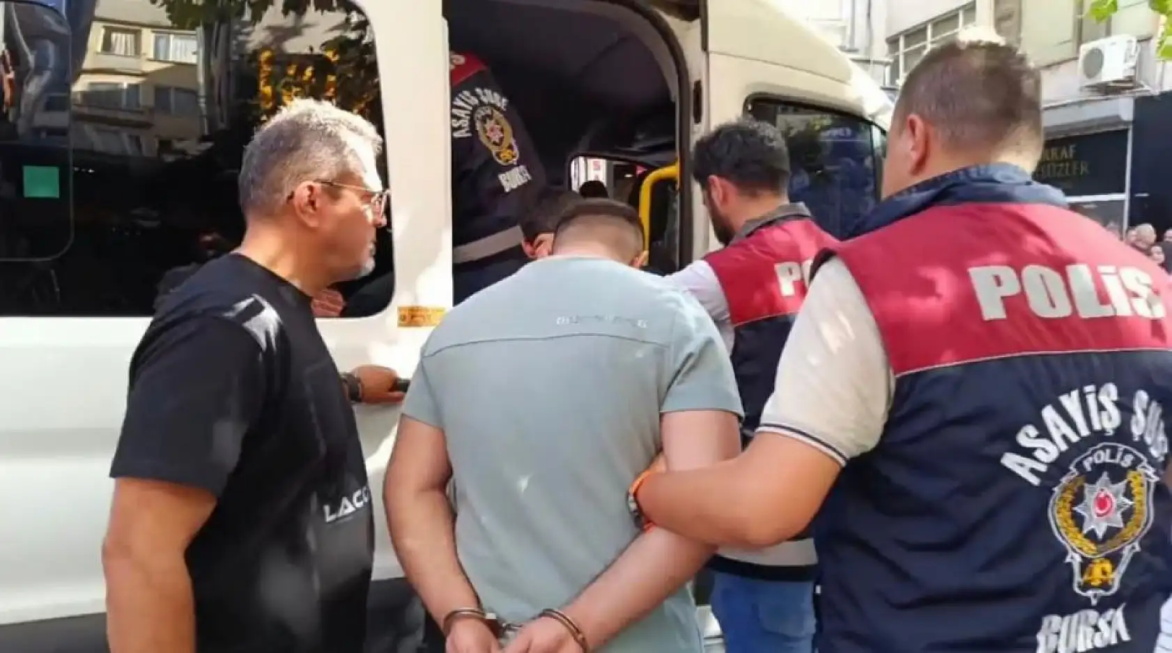 Yok böyle dolandırıcılık! Kaldıkları eve çağrı merkezi kurmuşlar