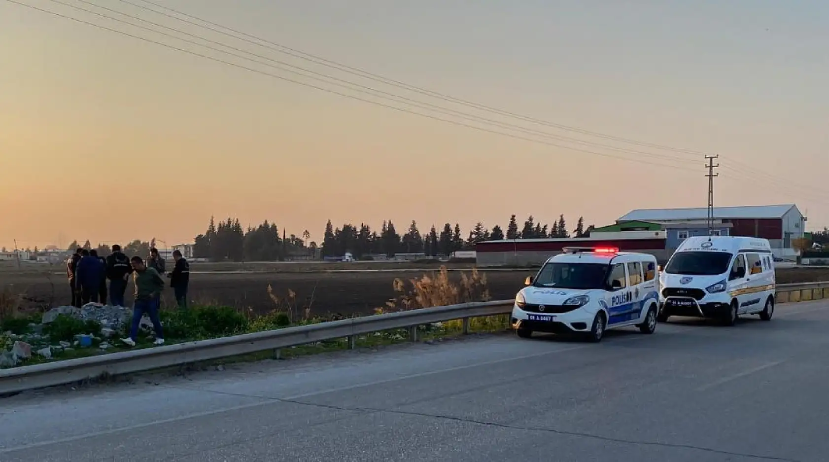 Arıza yapan araç sahibi, dere yataklarında insan kafatası ve kemikleri buldu