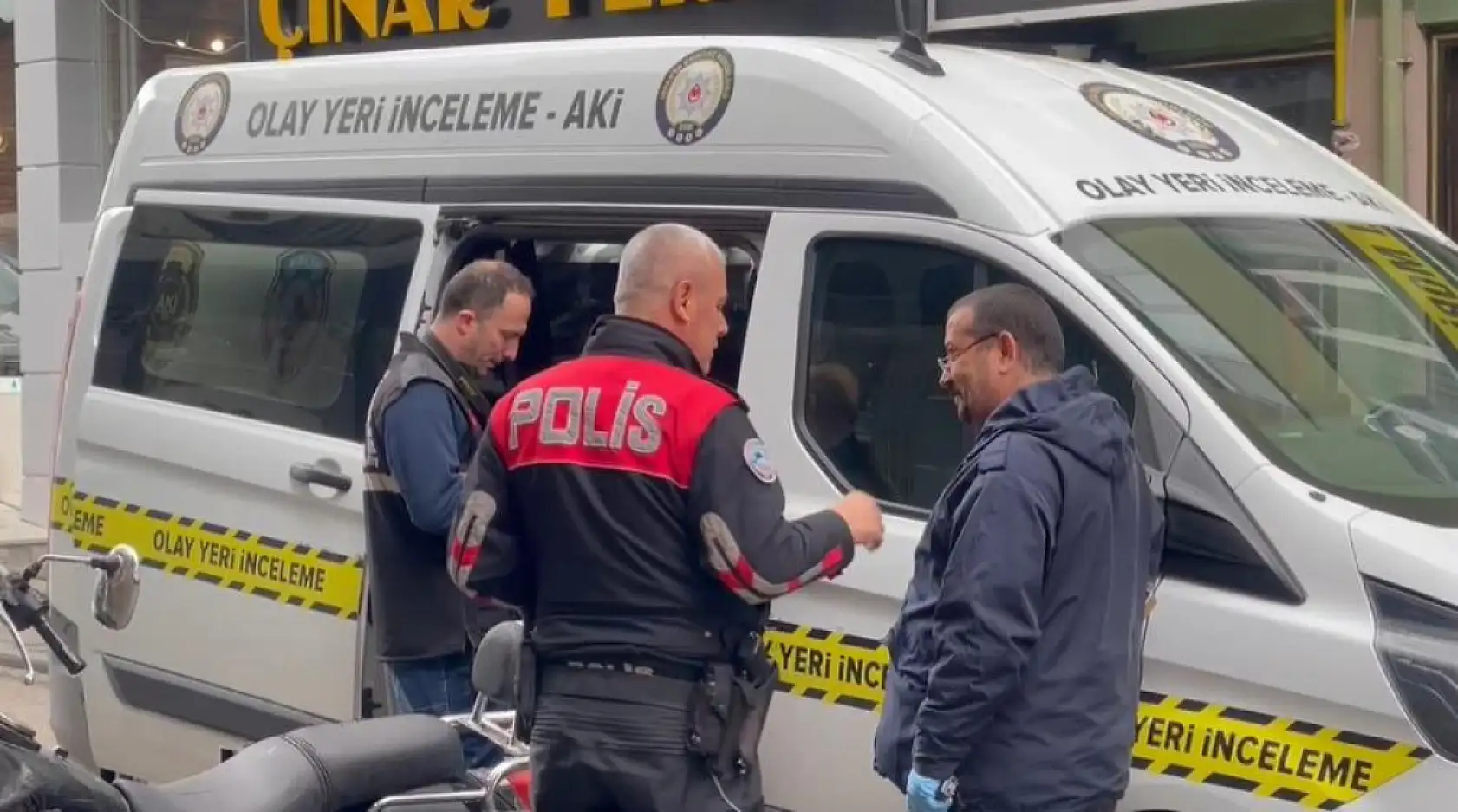 Pompalı tüfekle saldırı! 1'i çocuk 2 kişi yaralandı