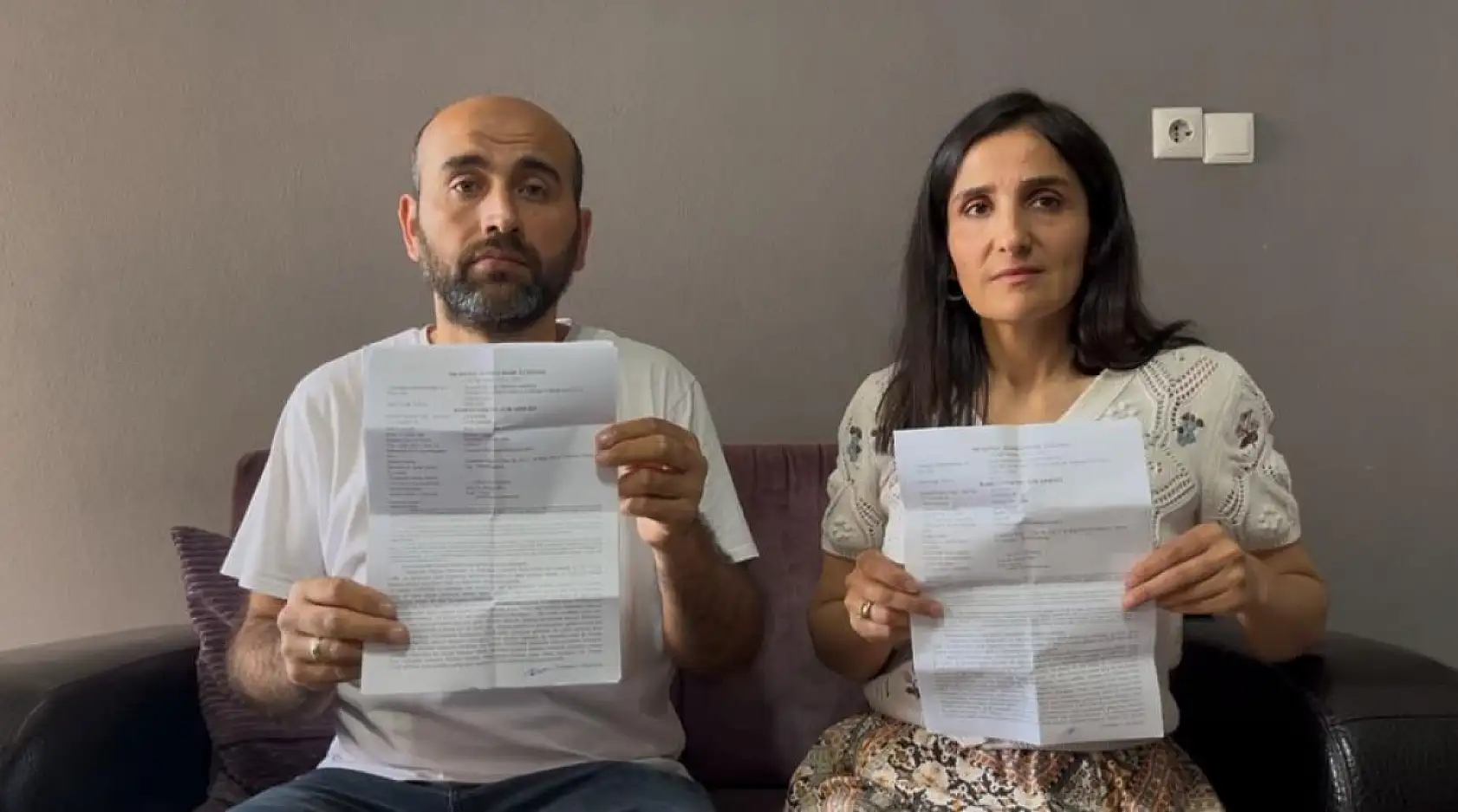 Korku evi...Abisini evden çıkarmak için tavanı böyle deldi