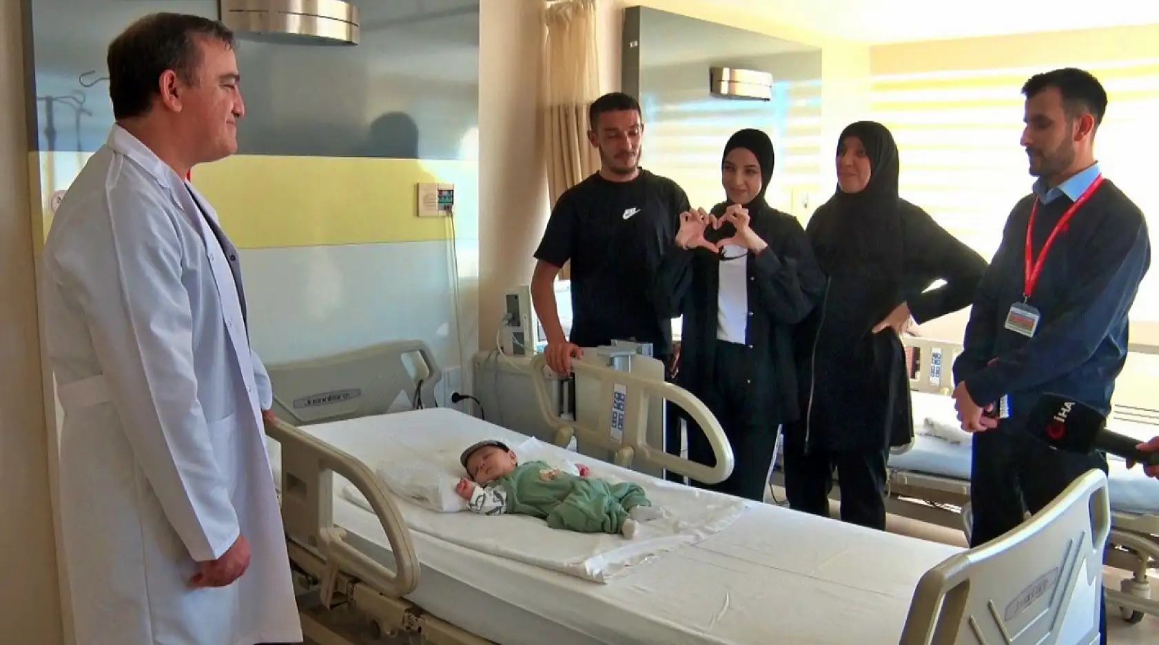 Filistinli 10 aylık bebek nakille hayata tutundu