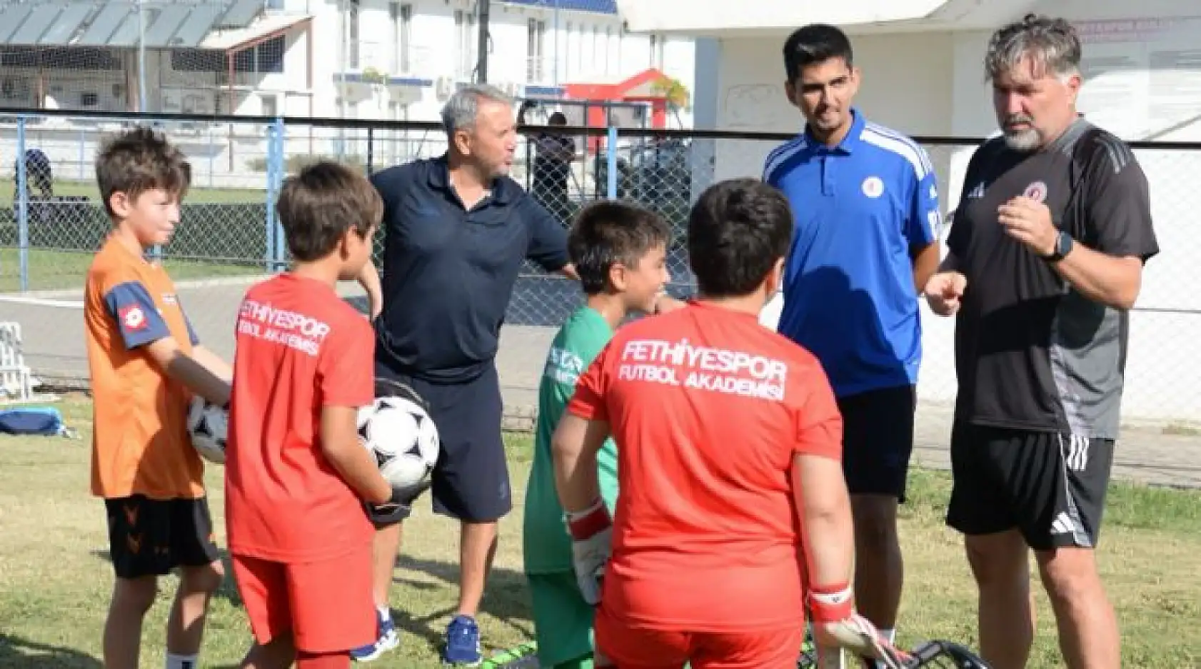 Fethiyespor'un genç kalecileri profesyonel destek alıyor
