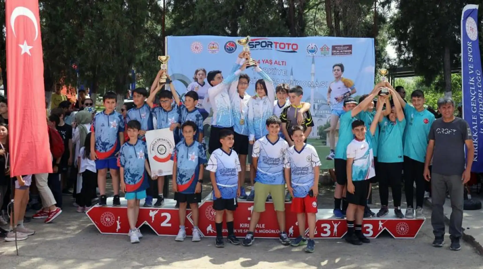 Muğlalı gençler fırtına gibi esti! Türkiye ikinciliği ile döndüler