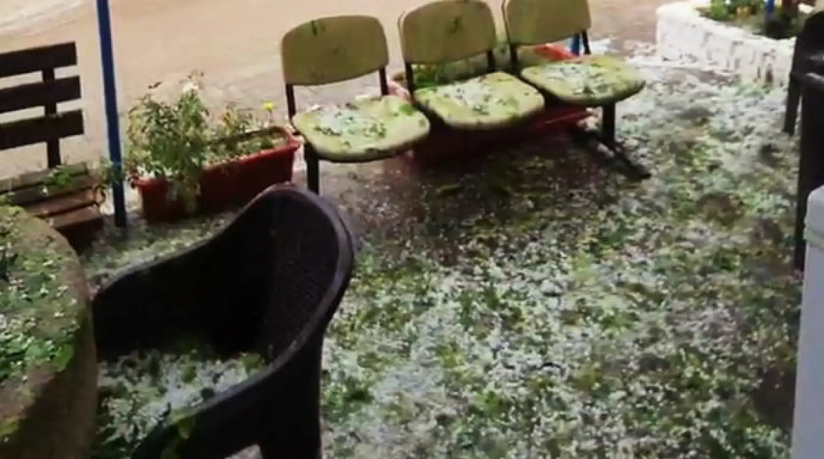 Muğla'da sağanak ve dolu hasara neden oldu