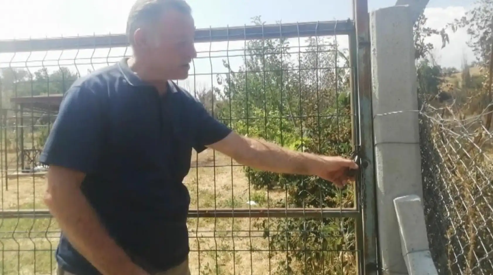 Bir kıvılcımla yangını başlattı, alevlerin büyüdüğünü görünce kaçtı