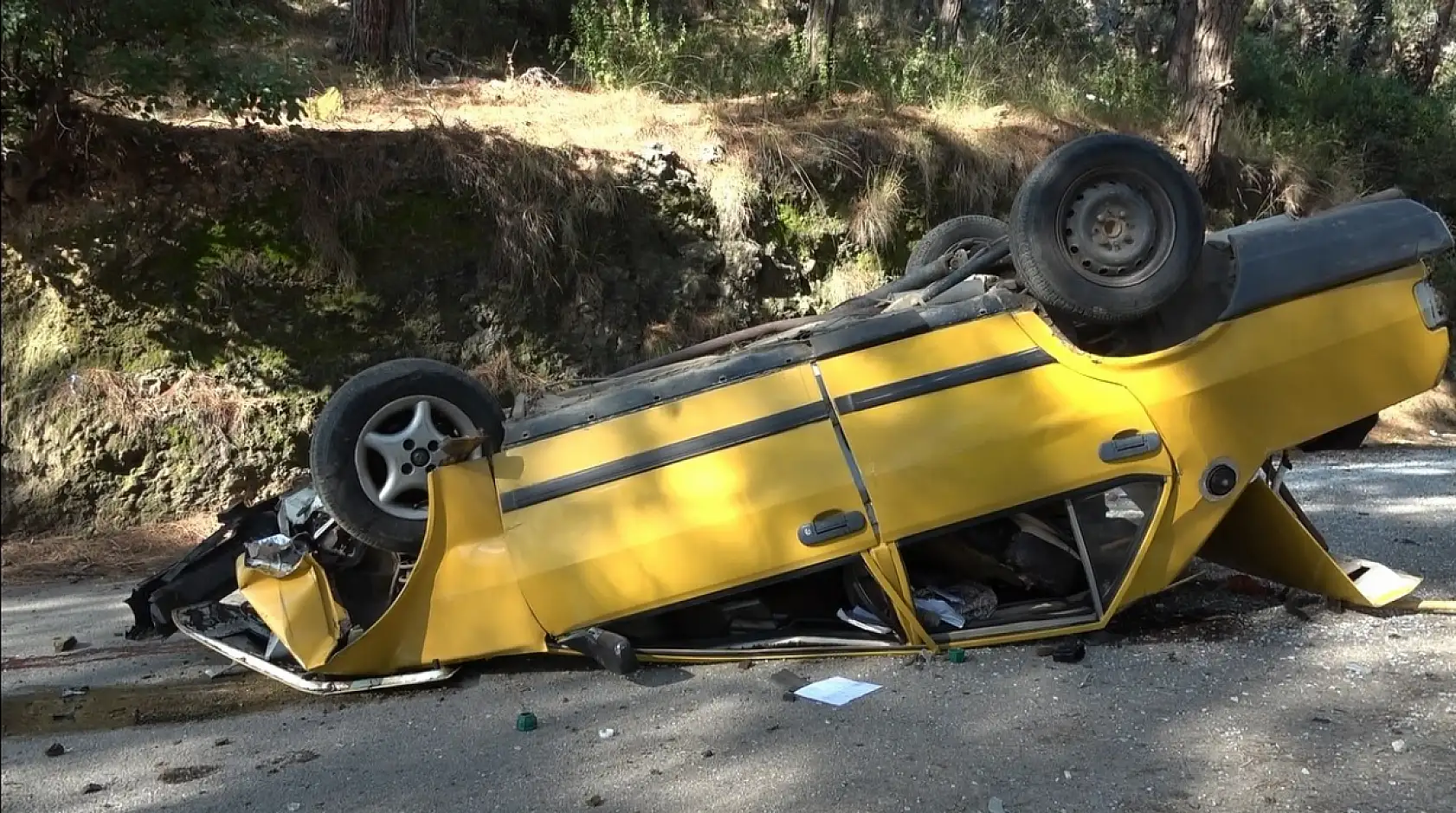 Direksiyon Hakimiyetini Kaybeden Otomobil Takla Attı : 1 Yaralı