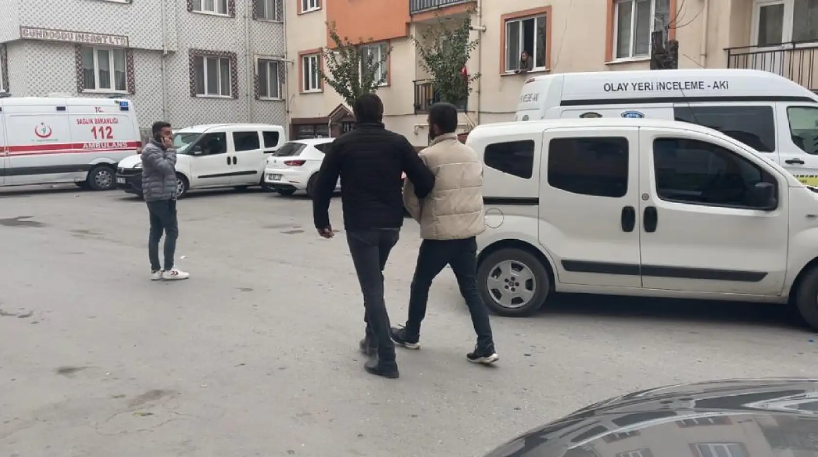 Arkadaşlar arasındaki tartışma kanlı bitti: 1 kişi hayatını kaybetti