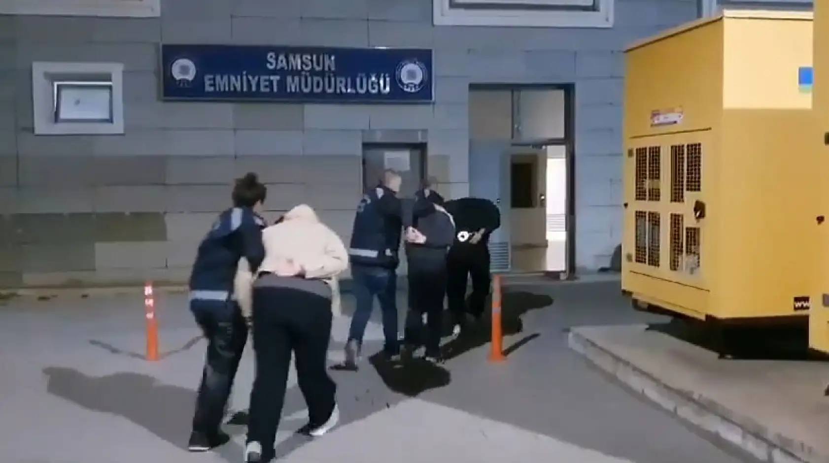 Sahte kiralık ev ilanıyla 9 ilde 20 kişiyi 1 milyon lira dolandıran 3 kişi yakalandı