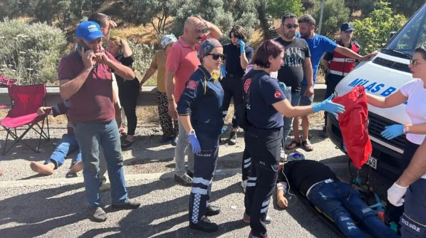 Muğla'da beton mikseri dolmuşa çarptı: 1 ölü, 13 yaralı