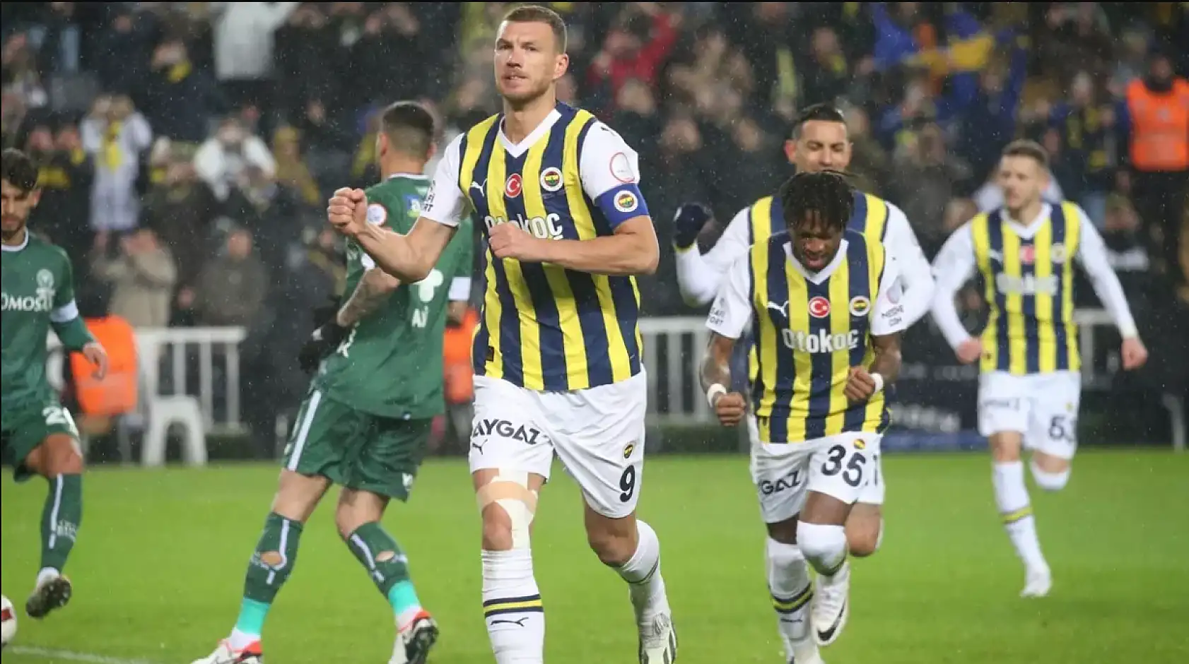 Fenerbahçe Şampiyonluk Yolunda Konyaspor'a Konuk Oluyor
