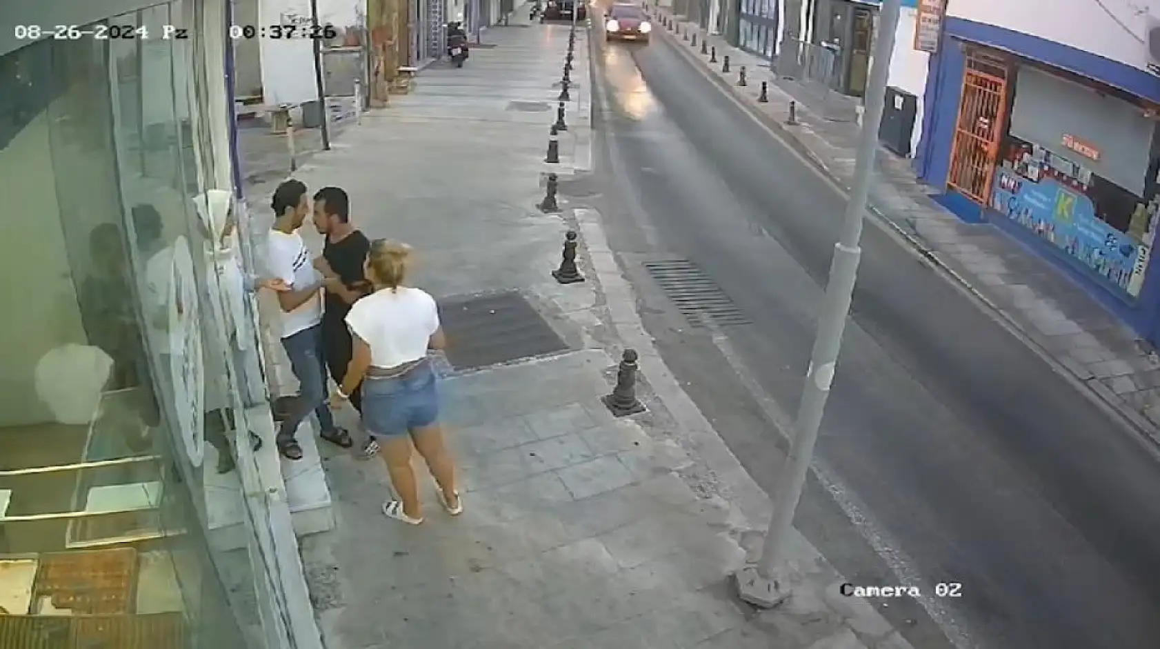 Bodrum'da kuaför ile baklavacı birbirine girdi