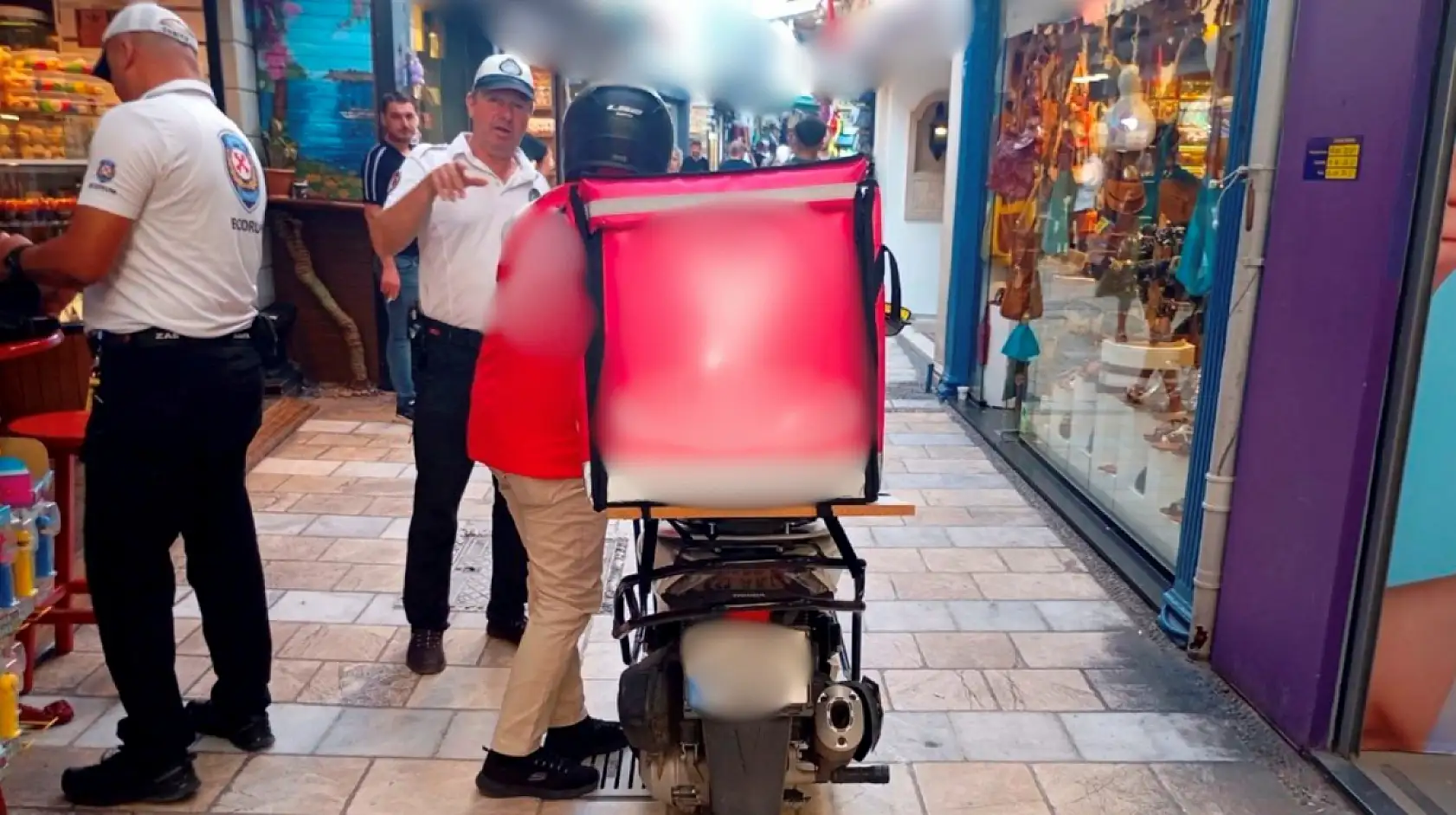 Bodrum zabıtasından motosiklet ve skuter denetimi