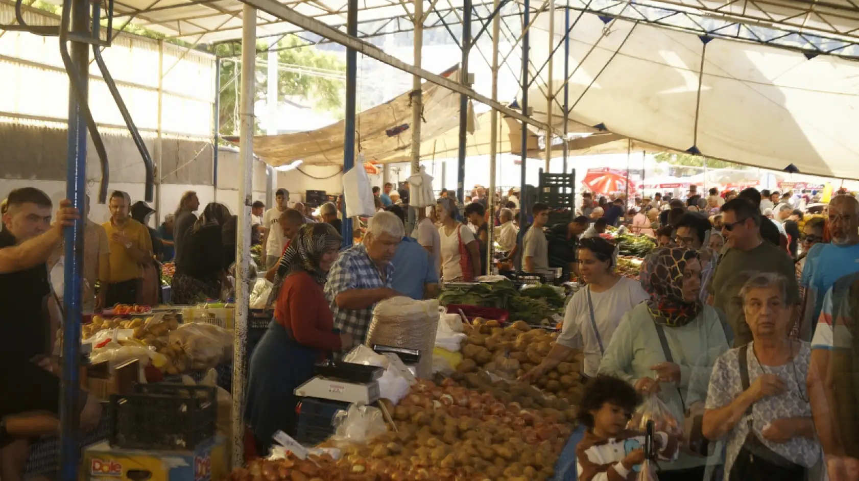 Fethiye'de Salı Pazarı 28 Ekim Pazartesi Günü Kurulacak