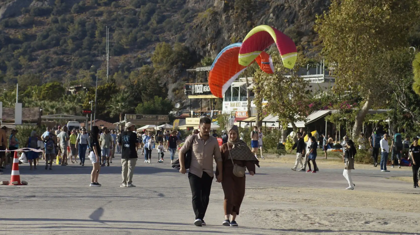 Fethiye'de Ölüdeniz Hava Oyunları Festivali açılışı gerçekleşti