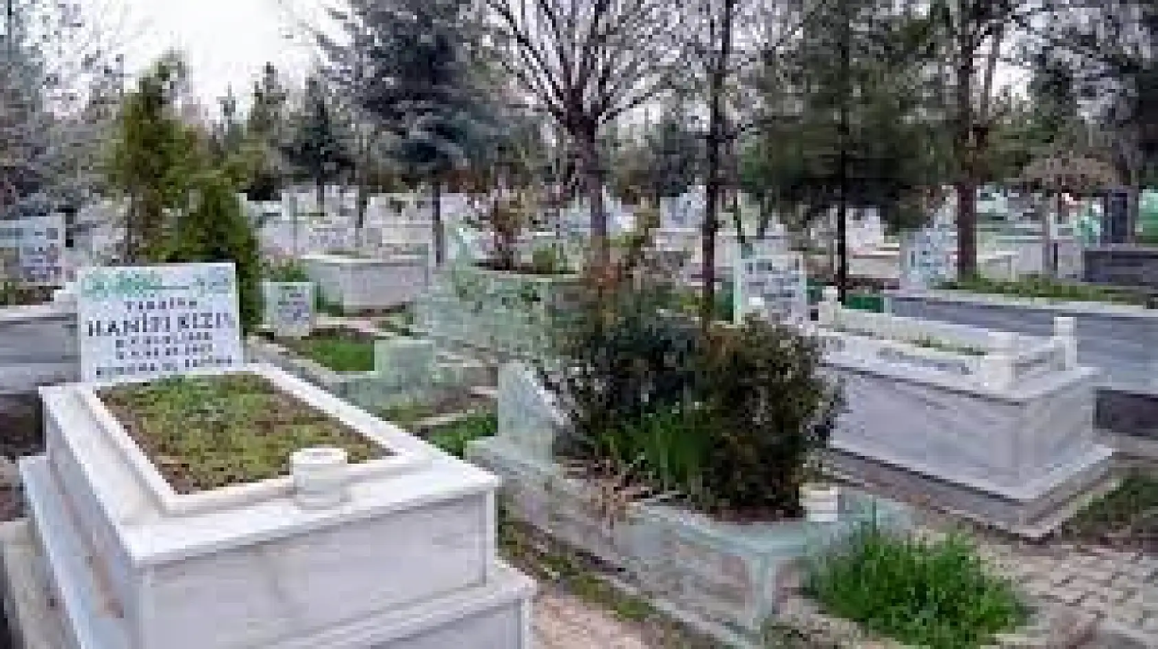 Fethiye'de mezar fiyatları dudak uçuklattı