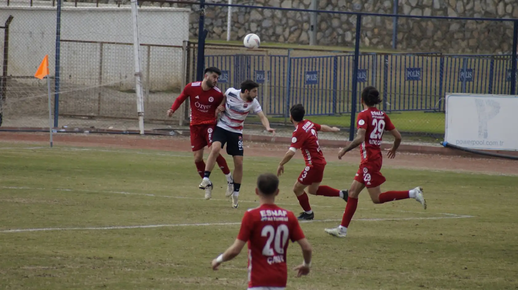 Fethiyespor ilk yarıyı önde kapattı 2-1